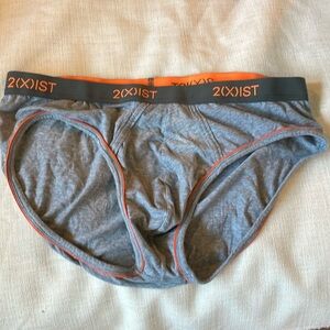 Men’s gray XL 2 XIST briefs